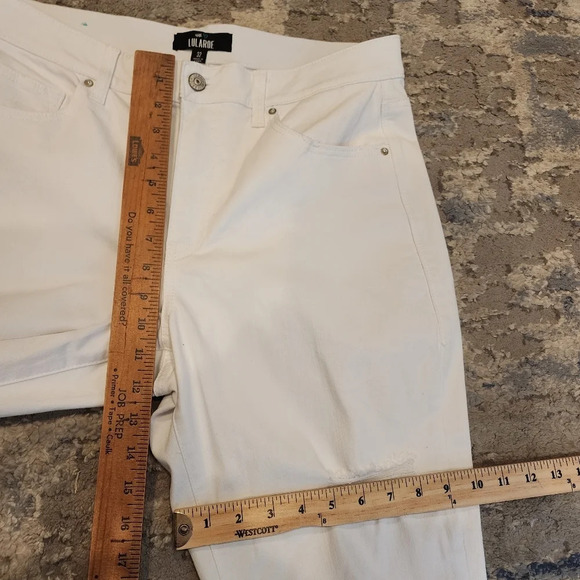 Lularoe White Distressed Stretch Skinny Jeans.  Women's size 32. Like new. - Picture 6 of 13